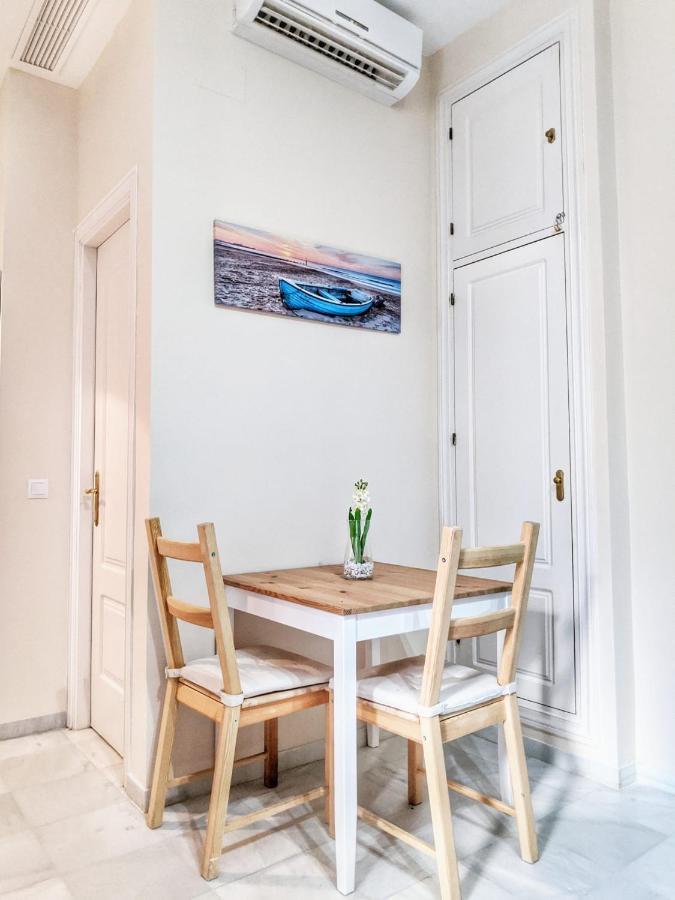Cuarta Revuelta Alquiler Apartment Севиля Екстериор снимка